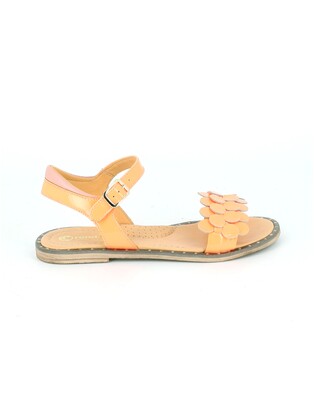 https://www.laplage-schoenen.be/Cached/51563/resize/447x314/94709_1.jpg