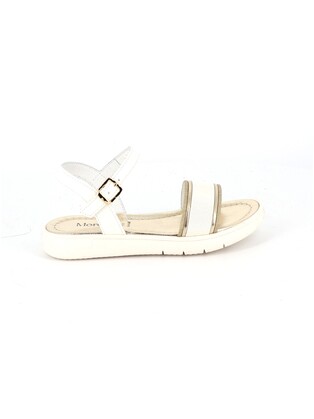 https://www.laplage-schoenen.be/Cached/52498/resize/447x314/94843_1.jpg